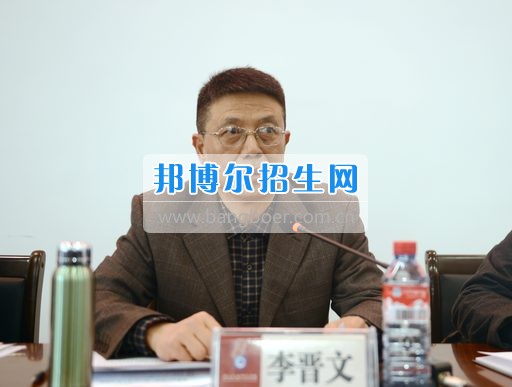 興義民族師范學(xué)院黨委中心組學(xué)習(xí)研討全國(guó)思政工作會(huì)議精神