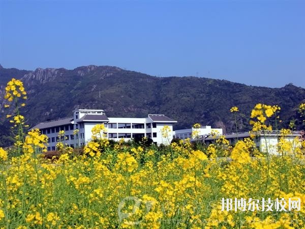 樂清市雁蕩山旅游學(xué)校2020年報名條件、招生要求、招生對象