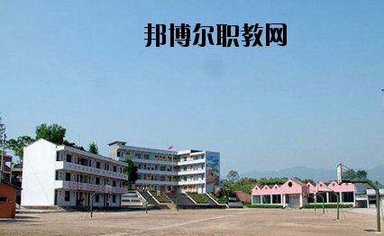 大竹縣中峰職業(yè)技術(shù)學(xué)校2020年招生簡(jiǎn)章