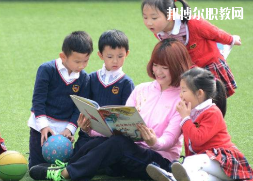 湖北2020年女生初中畢業(yè)上幼師學(xué)校