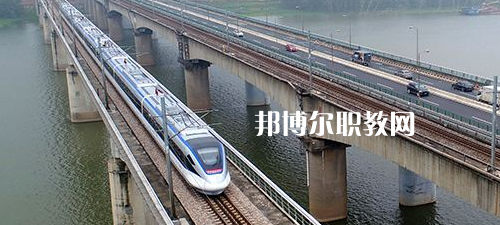 廣西2021年到哪里讀鐵路學(xué)校好