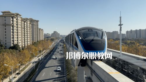 蘭州2022年中專軌道交通學(xué)?？即髮? width=