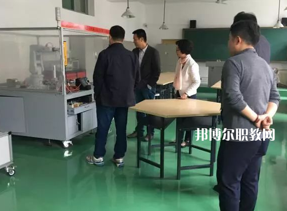 安新縣職業(yè)技術教育中心2022年招生辦聯(lián)系電話