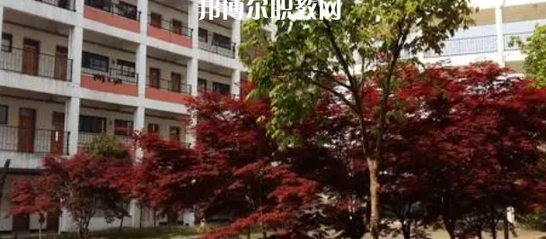 江蘇省寶應中等專業(yè)學校地址在哪里，哪個地區(qū)，哪個城市?