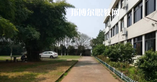 蘭溪市第六中學地址在哪里，哪個地區(qū)，哪個城市?