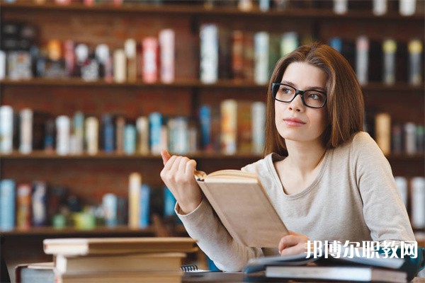 廣西哪里的中職學校能讀高級文秘(商務秘書)專業(yè)